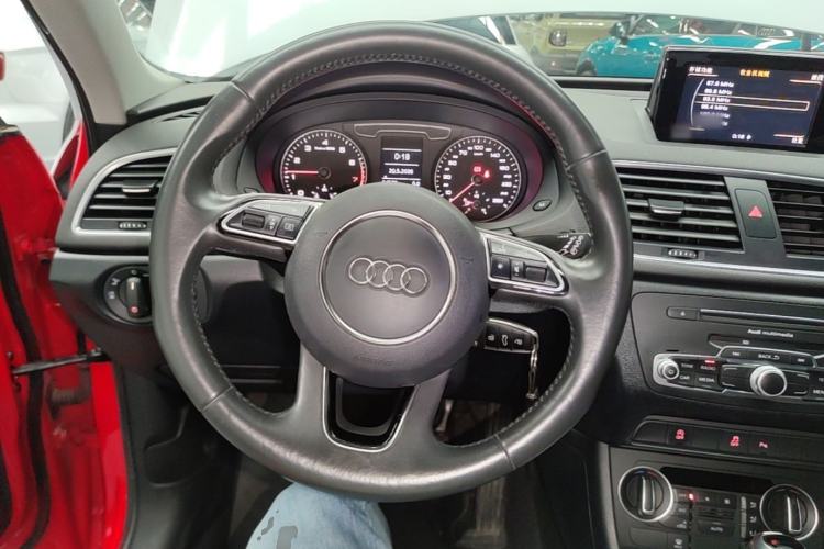 Used Audi Q3 2018 30th Anniversary Edition 30 TFSI Fashion Model Steering Wheel