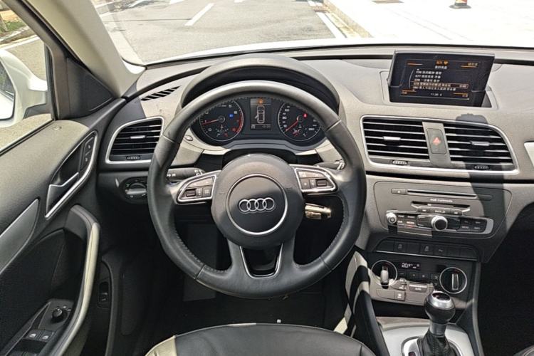 Used Audi Q3 2018 30th Anniversary Edition 30 TFSI Fashion Model Steering Wheel
