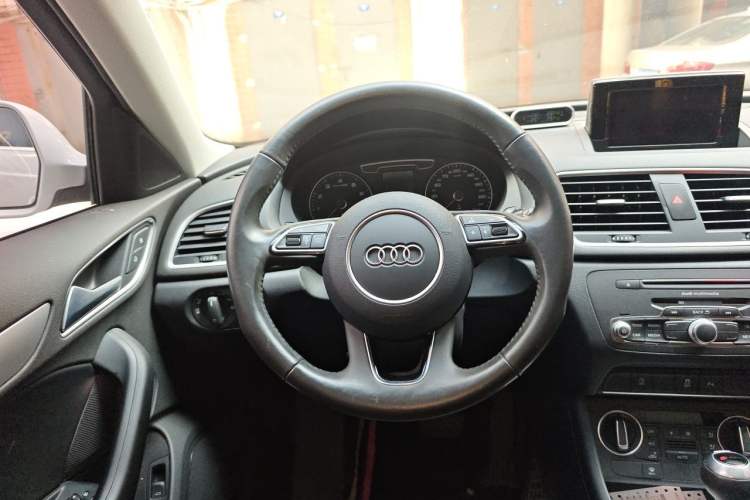 Used Audi Q3 2018 30th Anniversary Edition 30 TFSI Fashion Model Steering Wheel