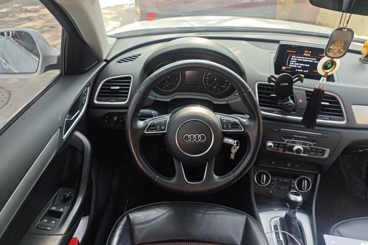 Used Audi Q3 2018 30 TFSI Fashion Edition Collector's Version Steering Wheel