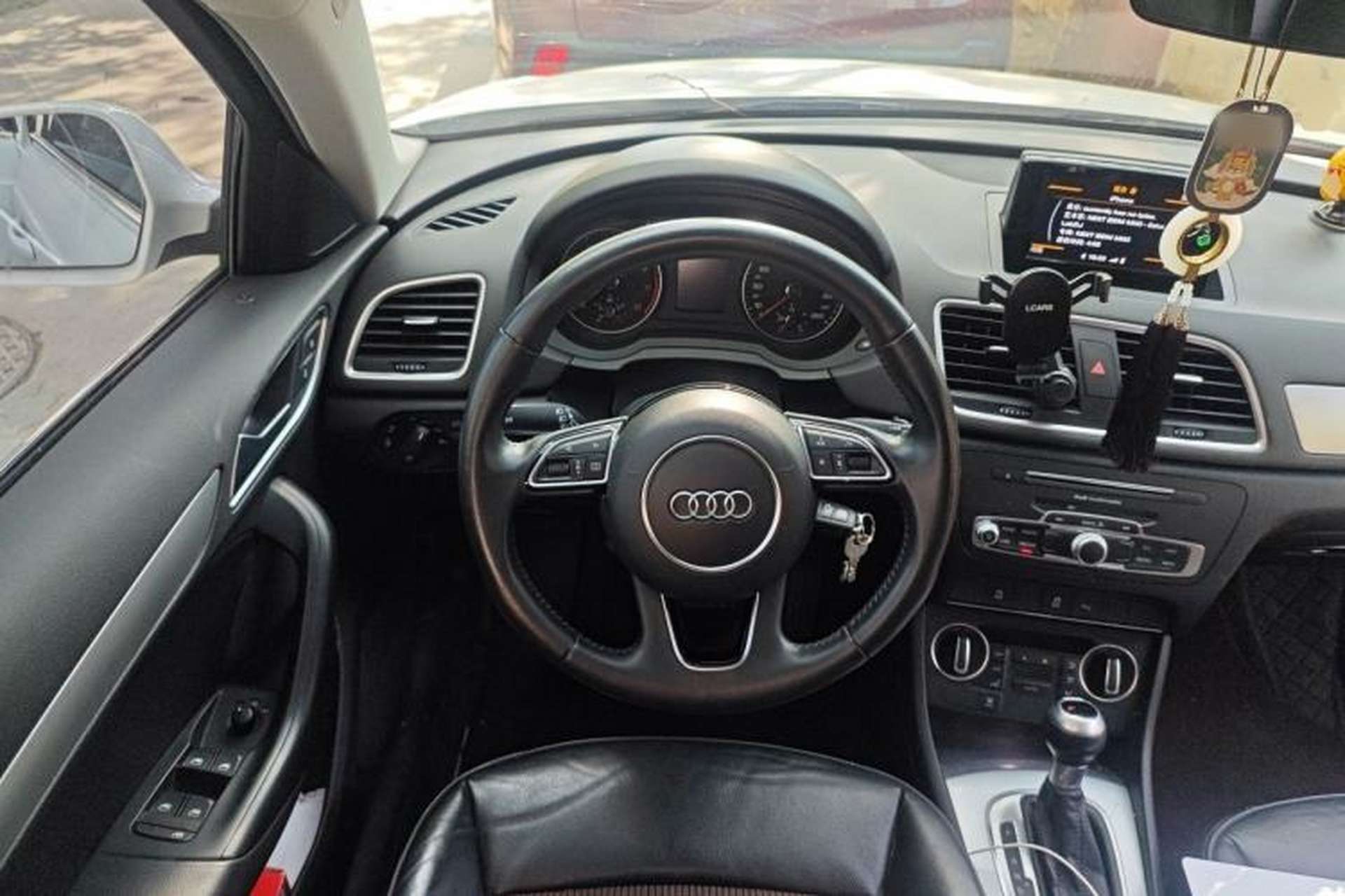 Used Audi Q3 2018 30 TFSI Fashion Edition Collector's Version Steering Wheel