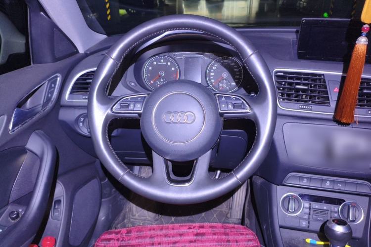 Used Audi Q3 2018 30th Anniversary Edition 35 TFSI Fashion Model Steering Wheel
