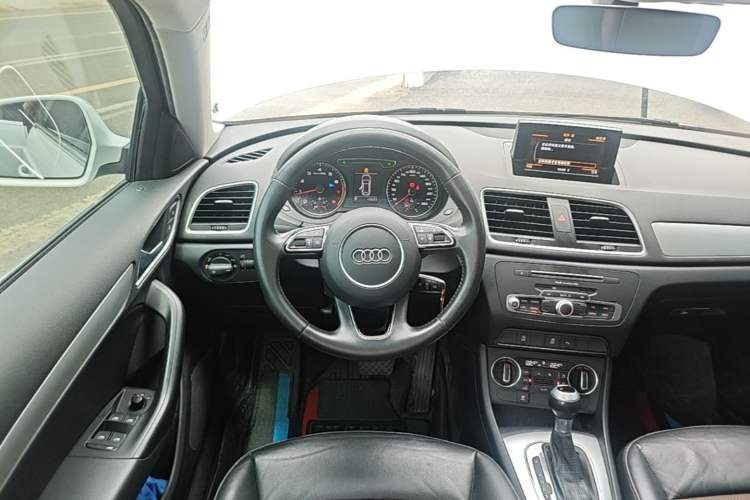 Used Audi Q3 2018 30th Anniversary Edition 35 TFSI Fashion Model Steering Wheel