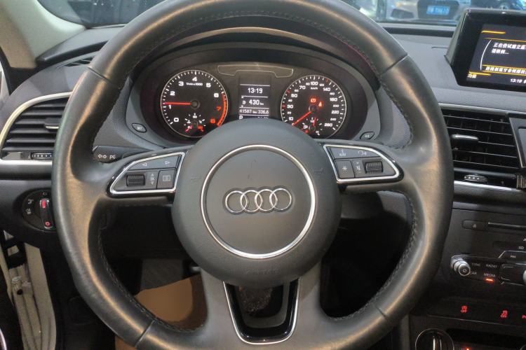 Used Audi Q3 2018 30 TFSI Fashion Edition Collector's Model Steering Wheel