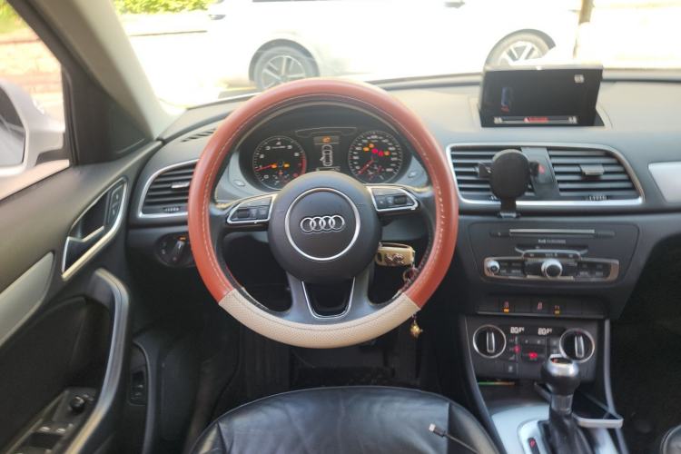 Used Audi Q3 2018 30th Anniversary Edition 30 TFSI Fashion Model Steering Wheel