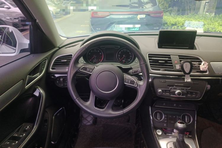 Used Audi Q3 2018 30th Anniversary Edition 30 TFSI Style Model Steering Wheel