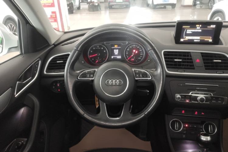 Used Audi Q3 2018 30th Anniversary Edition 30 TFSI Fashion Model Steering Wheel