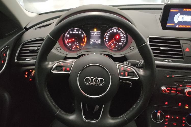 Used Audi Q3 2018 30th Anniversary Edition 30 TFSI Fashion Model Steering Wheel