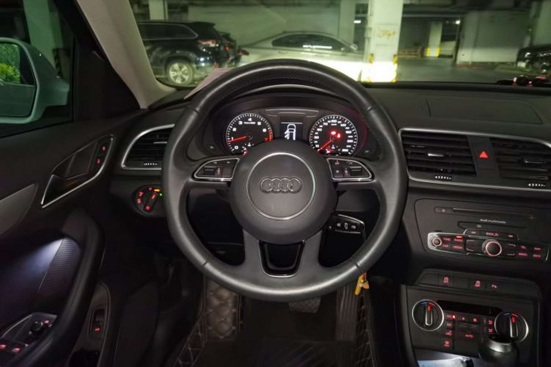 Used Audi Q3 2018 30 TFSI Fashion Edition Collector's Version Steering Wheel