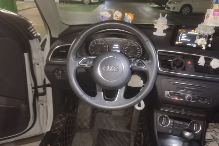 Used Audi Q3 2018 30th Anniversary Edition 30 TFSI Fashion Model Steering Wheel