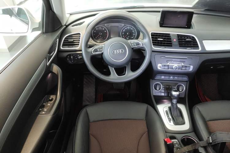 Used Audi Q3 2018 30th Anniversary Edition 30 TFSI Fashion Model Steering Wheel