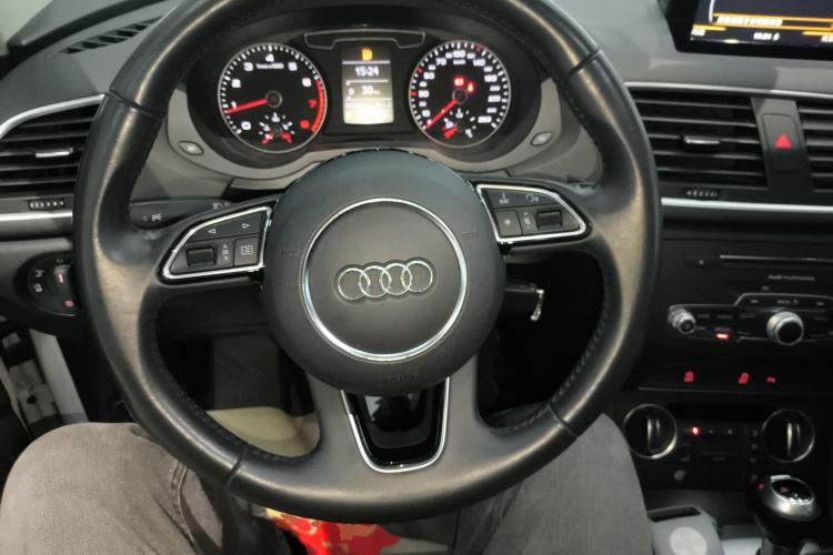 Used Audi Q3 2018 30th Anniversary Edition 30 TFSI Fashion Model Steering Wheel