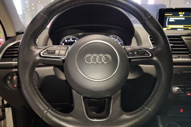 Used Audi Q3 2018 30th Anniversary Edition 30 TFSI Fashion Model Steering Wheel