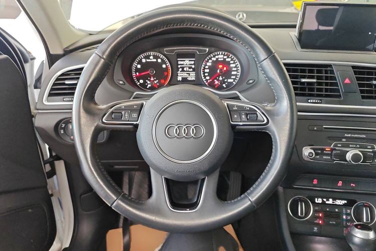 Used Audi Q3 2018 30th Anniversary Edition 30 TFSI Fashion Model Steering Wheel