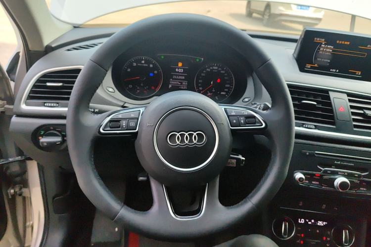 Used Audi Q3 2018 35 TFSI Fashion Edition Collector's Model Steering Wheel