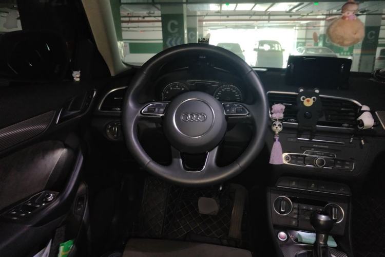 Used Audi Q3 2018 30th Anniversary Edition 35 TFSI quattro all-wheel-drive sport model Steering Wheel