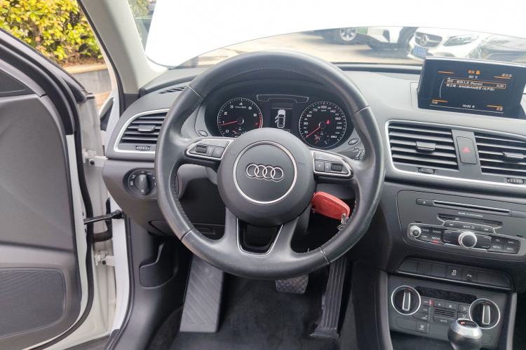 Used Audi Q3 2018 30th Anniversary Edition 35 TFSI Fashion Model Steering Wheel