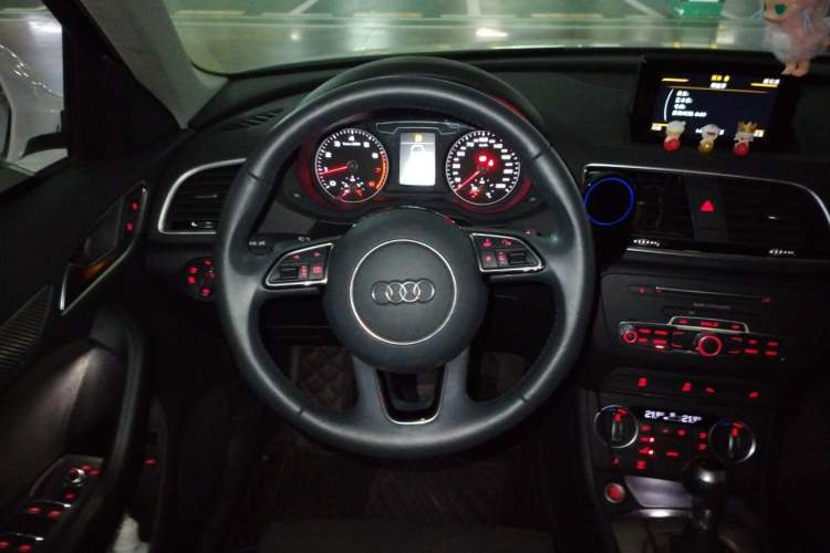 Used Audi Q3 2018 30th Anniversary Edition 35 TFSI Sport Model Steering Wheel