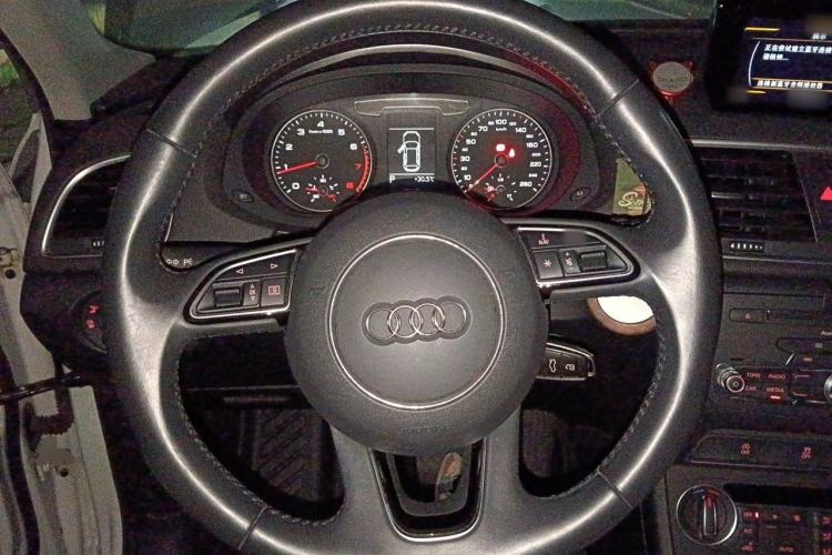 Used Audi Q3 2018 30th Anniversary Edition 30 TFSI Fashion Model Steering Wheel