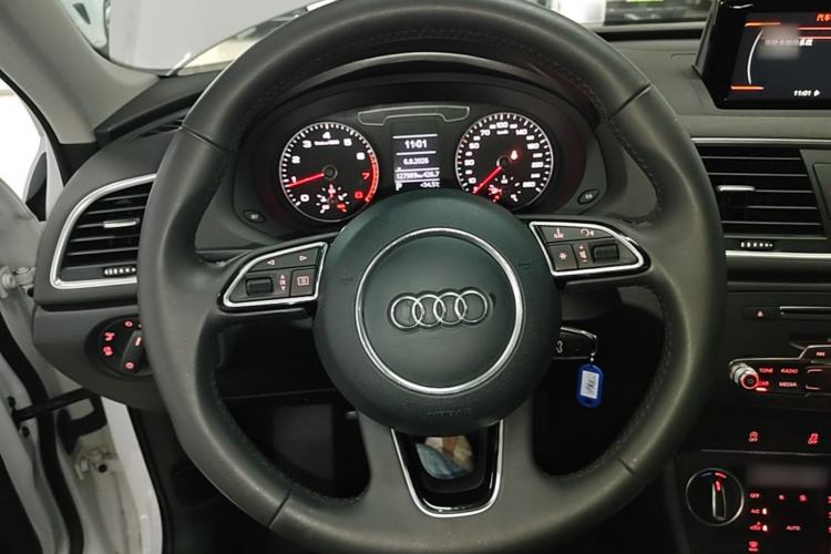 Used Audi Q3 2018 30th Anniversary Edition 35 TFSI Fashion Model Steering Wheel