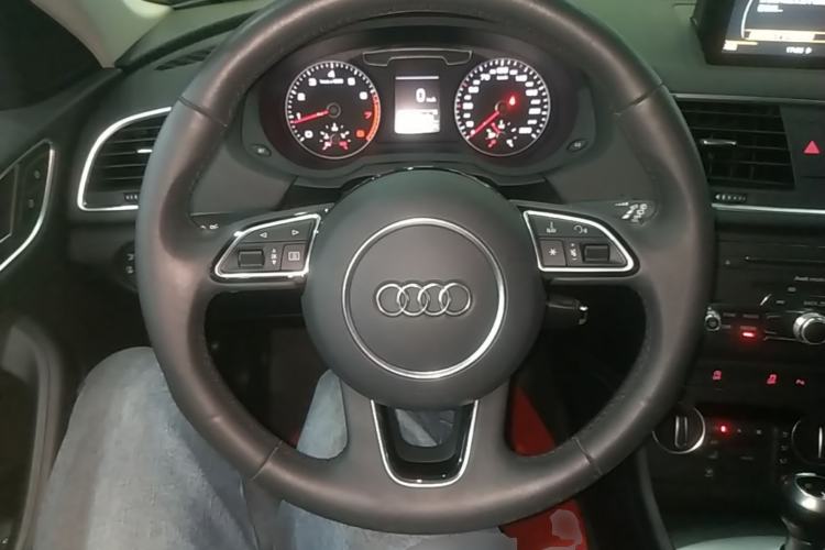 Used Audi Q3 2018 30th Anniversary Edition 30 TFSI Fashion Model Steering Wheel