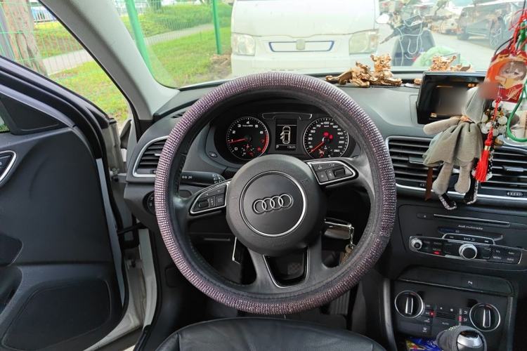 Used Audi Q3 2018 30 TFSI Fashion Edition Collector's Version Steering Wheel