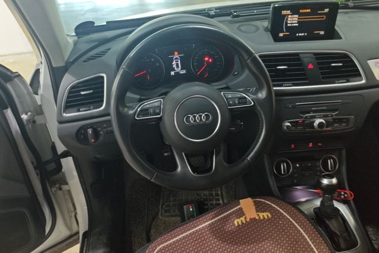 Used Audi Q3 2018 30th Anniversary Edition 35 TFSI Fashion Model Steering Wheel