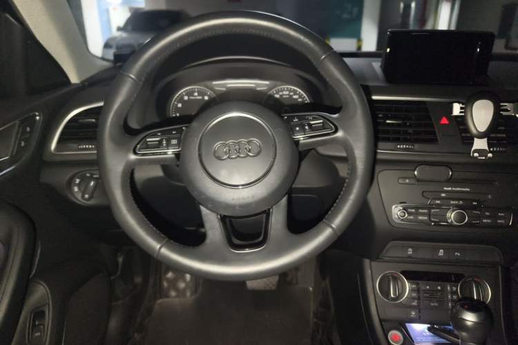 Used Audi Q3 2018 30th Anniversary Edition 35 TFSI Fashion Model Steering Wheel