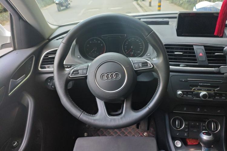 Used Audi Q3 2018 30th Anniversary Edition 35 TFSI quattro all-wheel-drive sport model Steering Wheel