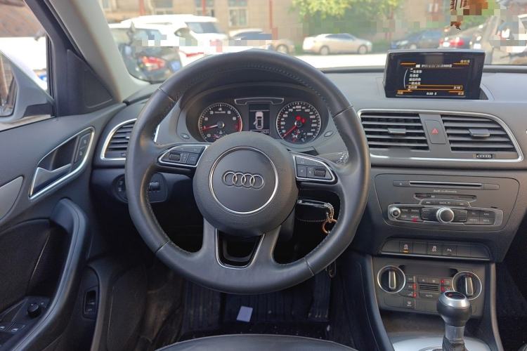 Used Audi Q3 2018 30th Anniversary Edition 30 TFSI Fashion Model Steering Wheel