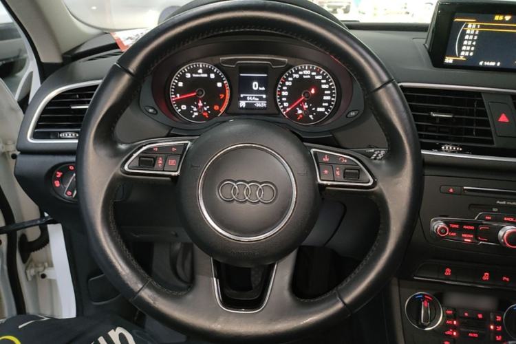 Used Audi Q3 2018 30th Anniversary Edition 30 TFSI Fashion Model Steering Wheel