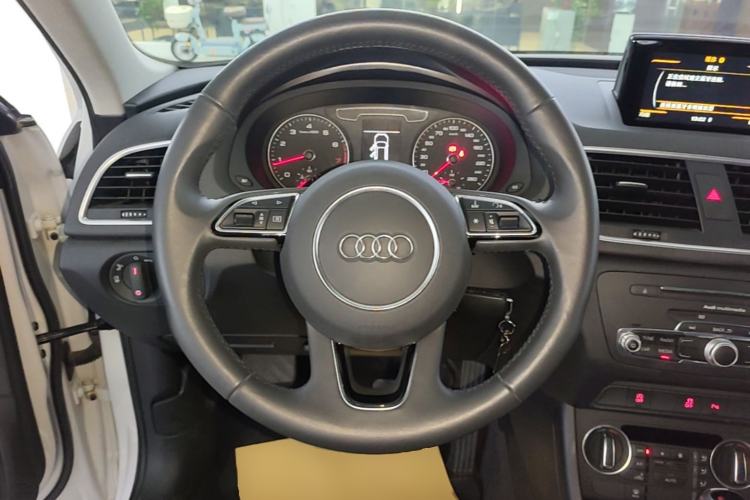 Used Audi Q3 2018 30 TFSI Fashion Edition Collector's Version Steering Wheel