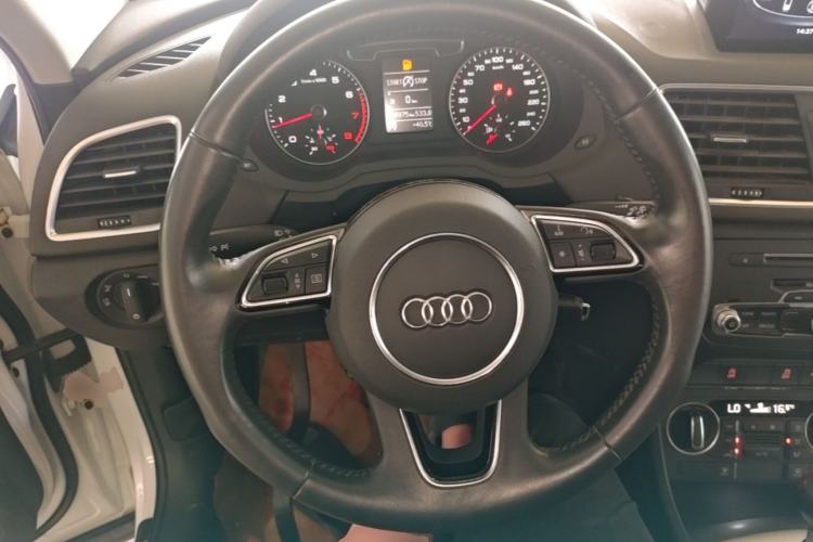 Used Audi Q3 2018 30th Anniversary Edition 35 TFSI Fashion Model Steering Wheel