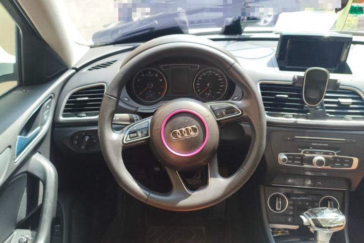 Used Audi Q3 2018 30th Anniversary Edition 30 TFSI Fashion Model Steering Wheel