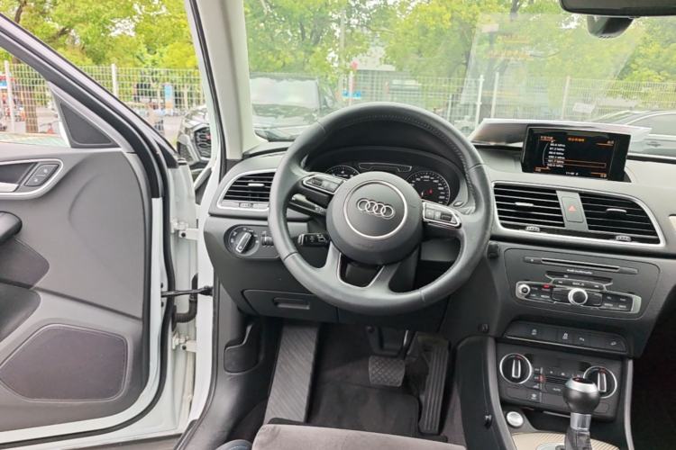 Used Audi Q3 2018 30th Anniversary Edition 35 TFSI Sport Model Steering Wheel