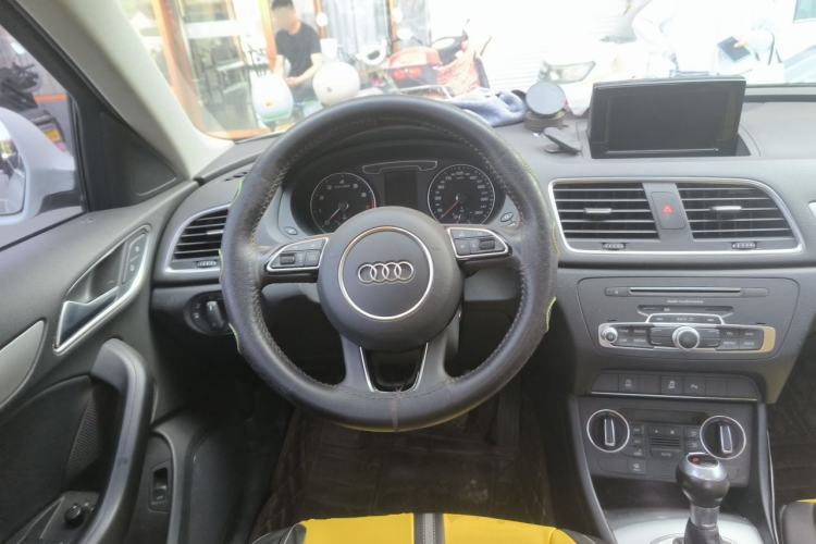 Used Audi Q3 2018 30th Anniversary Edition 30 TFSI Fashion Model Steering Wheel