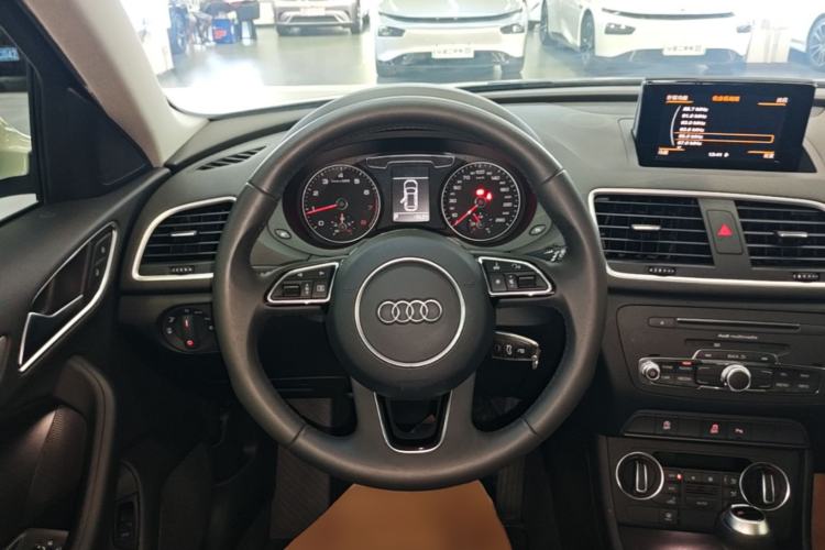 Used Audi Q3 2018 30th Anniversary Edition 30 TFSI Fashion Model Steering Wheel