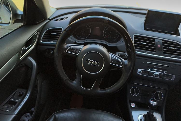 Used Audi Q3 2018 30th Anniversary Edition 30 TFSI Fashion Model Steering Wheel