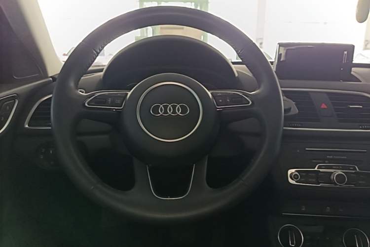 Used Audi Q3 2018 30th Anniversary Edition 30 TFSI Fashion Model Steering Wheel
