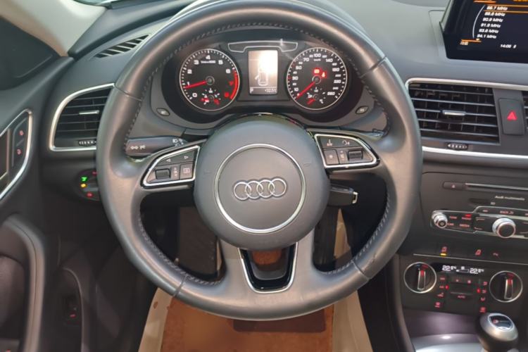 Used Audi Q3 2018 30th Anniversary Edition 30 TFSI Fashion Model Steering Wheel