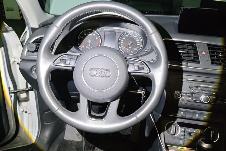 Used Audi Q3 2018 30th Anniversary Edition 30 TFSI Fashion Model Steering Wheel