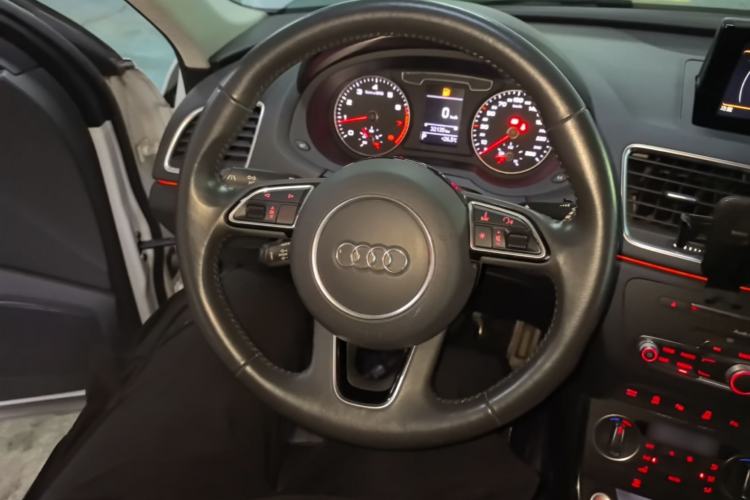 Used Audi Q3 2018 30th Anniversary Edition 30 TFSI Fashion Model Steering Wheel