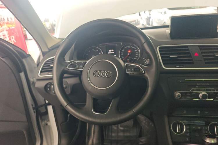 Used Audi Q3 2018 30th Anniversary Edition 30 TFSI Fashion Model Steering Wheel