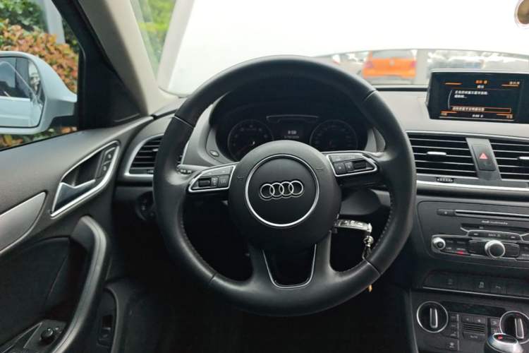 Used Audi Q3 2018 30th Anniversary Edition 30 TFSI Fashion Model Steering Wheel