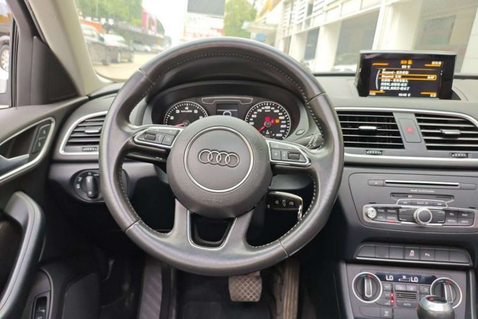 Used Audi Q3 2018 35 TFSI Fashion Edition Collector's Model Steering Wheel