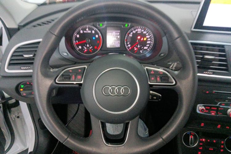 Used Audi Q3 2018 30th Anniversary Edition 35 TFSI Fashion Model Steering Wheel