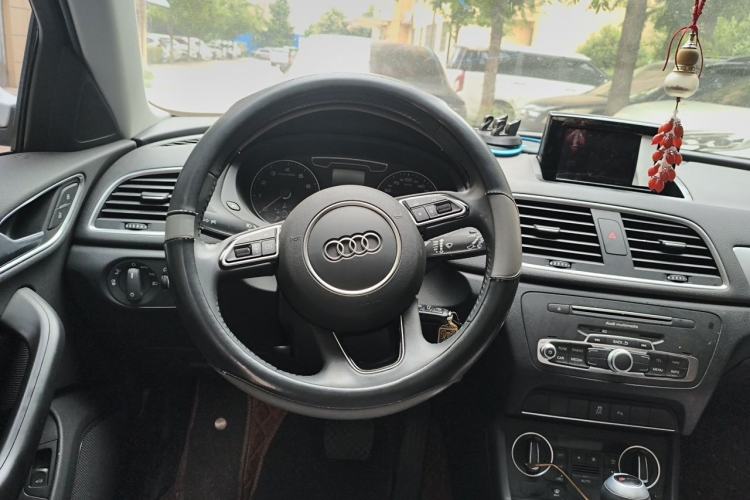 Used Audi Q3 2018 30 TFSI Fashion Edition Collector's Version Steering Wheel