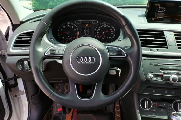 Used Audi Q3 2018 30th Anniversary Edition 30 TFSI Fashion Model Steering Wheel