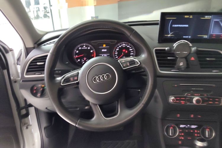 Used Audi Q3 2018 30 TFSI Fashion Edition Collector's Version Steering Wheel