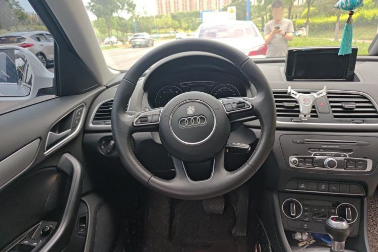 Used Audi Q3 2018 30th Anniversary Edition 30 TFSI Fashion Model Steering Wheel